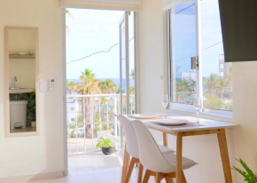 Estudio con vista al mar